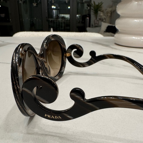Authentic PRADA round sunglasses - VINTAGE - Picture 10 of 14
